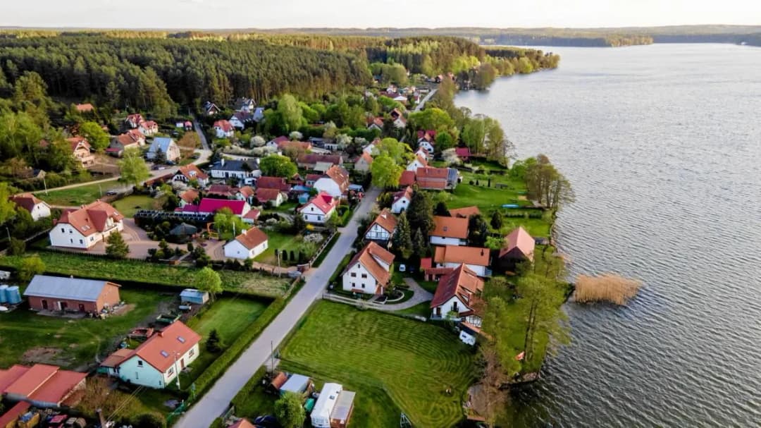 "Wolnoć Tomku w swoim domku": Co naprawdę znaczy cytat Fredry?